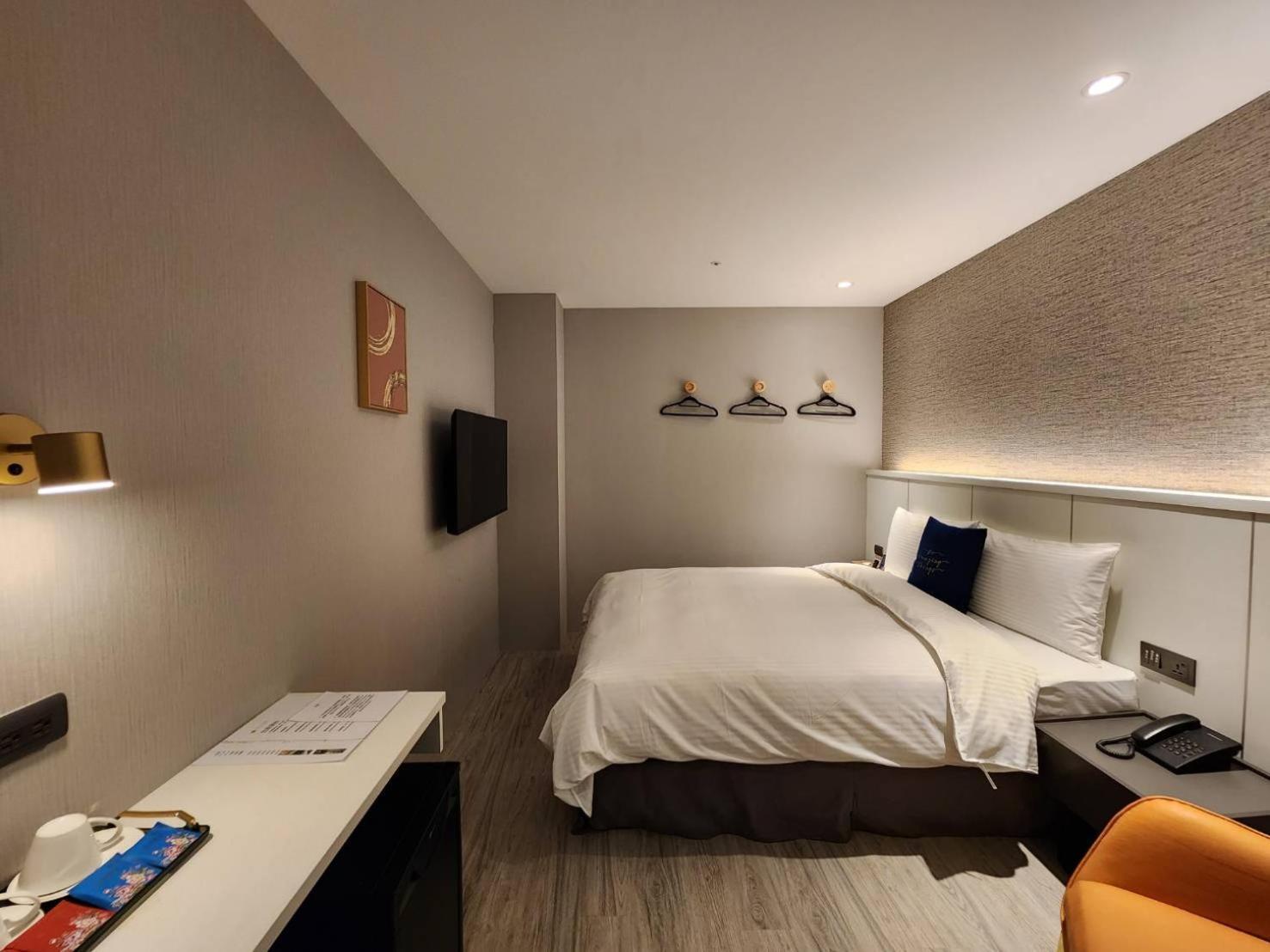Fun Stay Inn Ximen ไทเป ภายนอก รูปภาพ