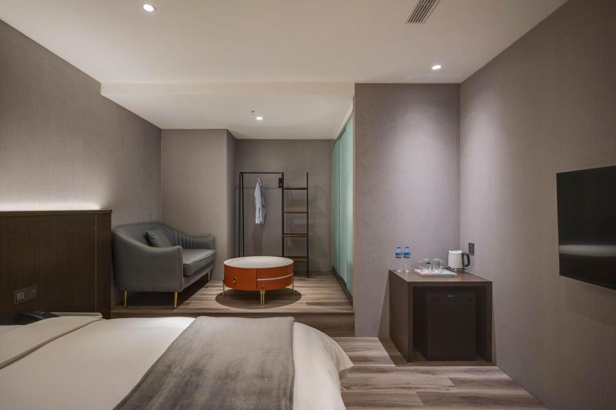 Fun Stay Inn Ximen ไทเป ภายนอก รูปภาพ