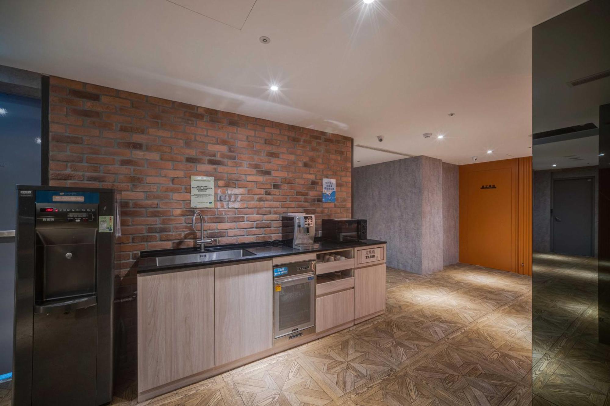 Fun Stay Inn Ximen ไทเป ภายนอก รูปภาพ